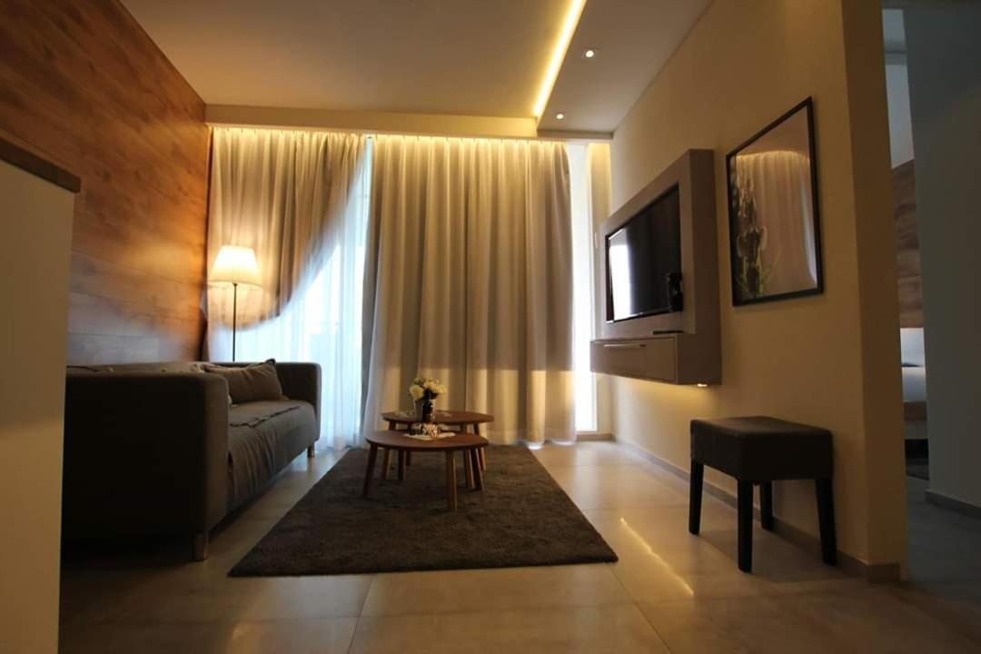 Neot Golf, Ziv'S Place Caesarea Luaran gambar
