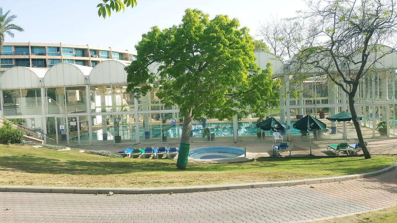 Neot Golf, Ziv'S Place Caesarea Luaran gambar